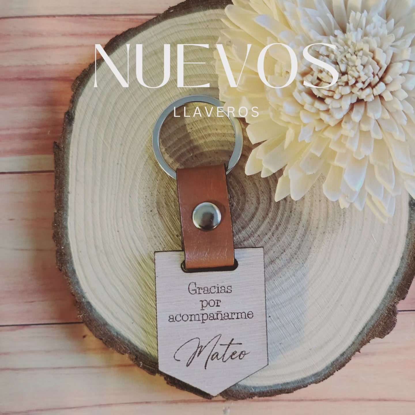 Llavero en Madera y Ecocuero